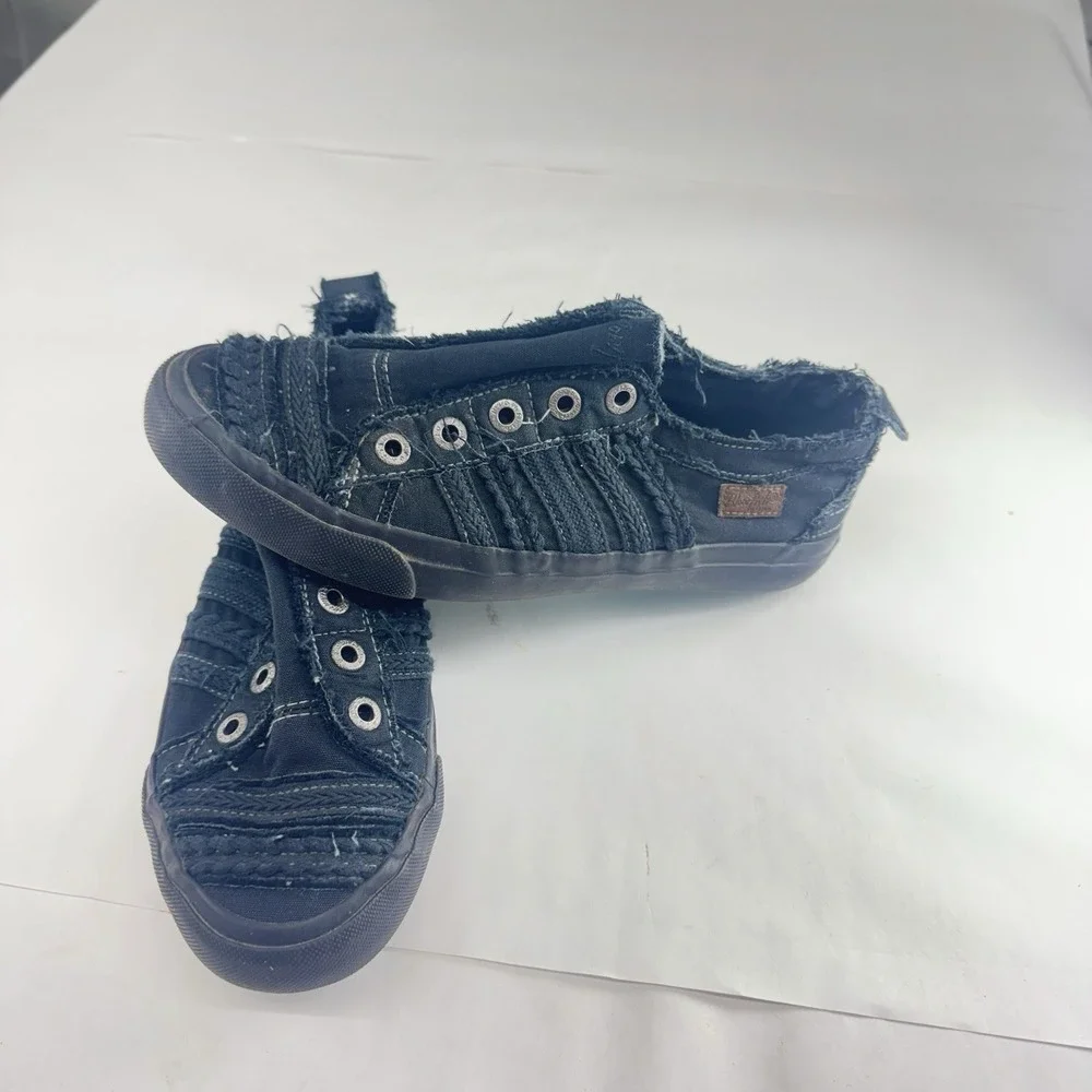 Blowfish Malibu Women's Lightweight Distressed Slip-On Canvas Sneakers Black 9